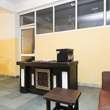 Oyo 28126 Charanpahari Hotel New Delhi Luaran gambar