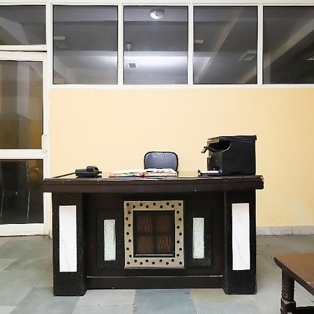 Oyo 28126 Charanpahari Hotel New Delhi Luaran gambar