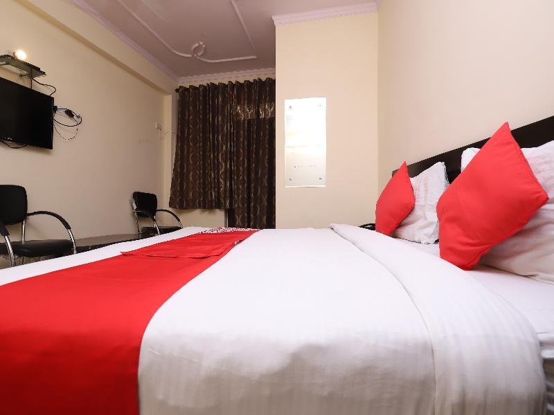Oyo 28126 Charanpahari Hotel New Delhi Luaran gambar