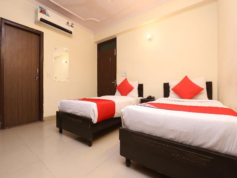 Oyo 28126 Charanpahari Hotel New Delhi Luaran gambar