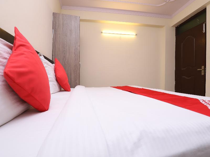 Oyo 28126 Charanpahari Hotel New Delhi Luaran gambar