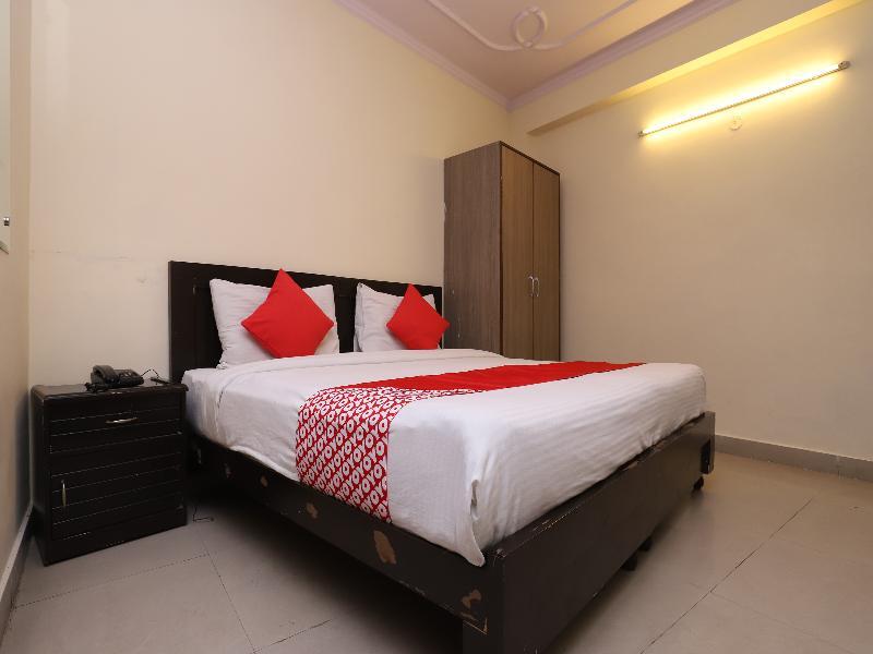 Oyo 28126 Charanpahari Hotel New Delhi Luaran gambar
