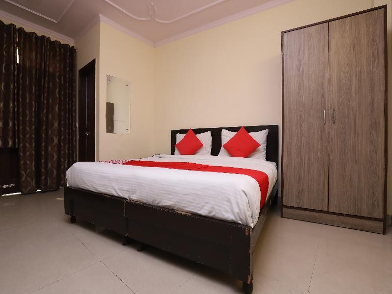 Oyo 28126 Charanpahari Hotel New Delhi Luaran gambar